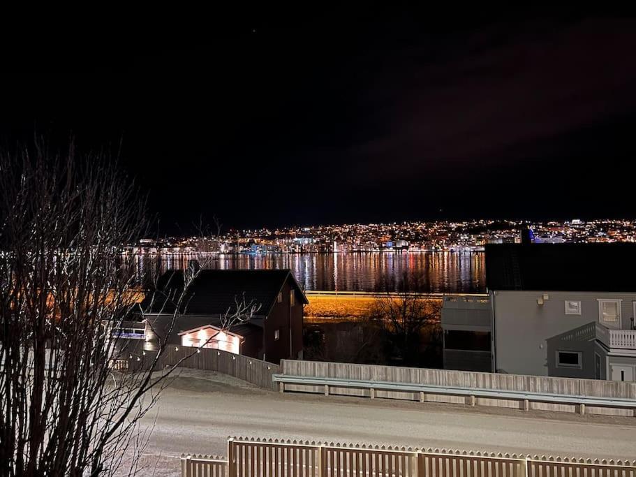 Sentralt Pa Fastlandet Og Gaavstand Til Alle Fasiliteter! Tromsdalen 외부 사진